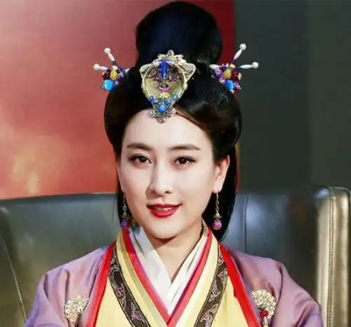 马苏的魅力有多大看到她与友人水中嬉戏照片后,原来她是这样的