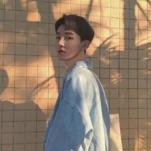  一款百搭的男士发型