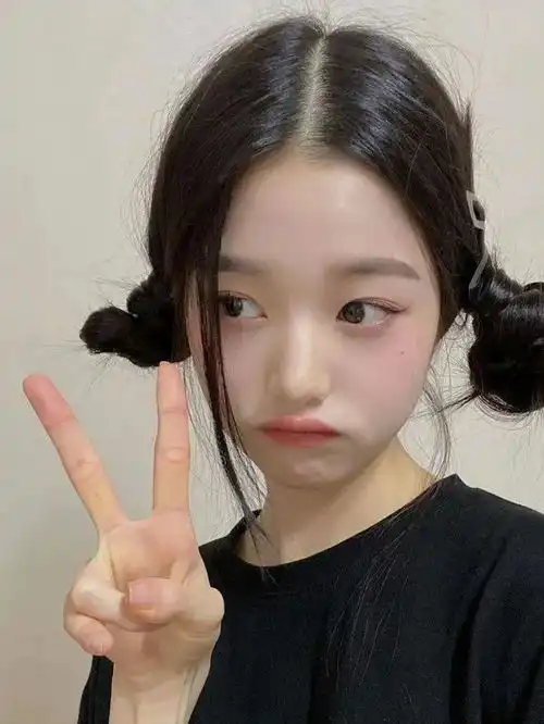  低扎丸子头,两个更好看