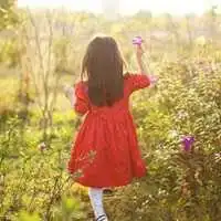  微信头像女后背影图片红色微信头像图片大全