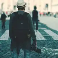  男孩的背影头像图片,背影太消瘦显得很孤独