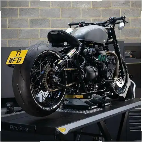  两百零二匹氮气机械增压,超狂triumphbobber改装......