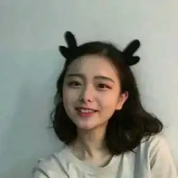  大家看看这两张图片是不是情侣头像吗