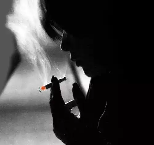  男人的爱好香烟