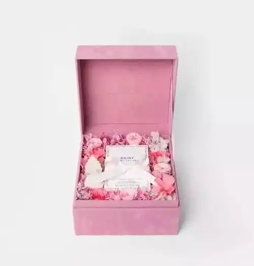  情人节备礼这些不落俗套的礼物才能戳中女孩的心