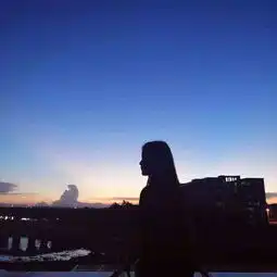  求好看的情头,不要欧美,fzl,最好是单人,最好是真人的