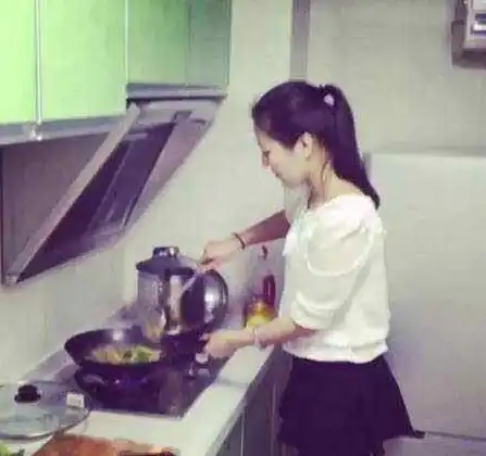 领导三天两头来蹭饭,还夸老婆手艺好,收到派遣通知我暗自庆幸