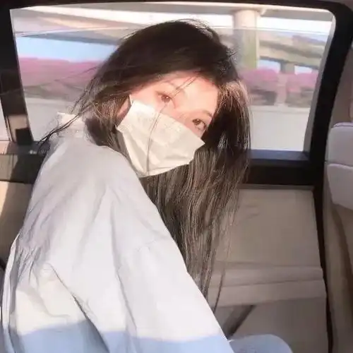  女头我听见玫瑰低语于是我把它夹在日记本里拥有了浪漫