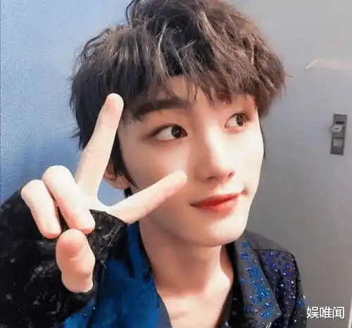  后援会斥巨资为丁程鑫做公益,对方居然不知情,饭圈文化真可笑