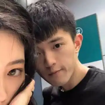  2021最潮情侣两张一对头像