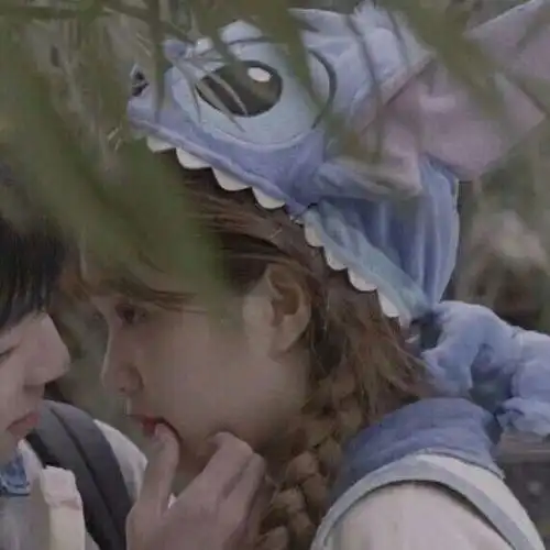  校园风情侣头像