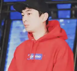  江苏网警王思聪怎么回事王思聪花千芳掐架经过王思聪头像换成花千芳