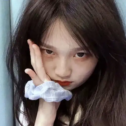  女生头像存储阳光必有远芳