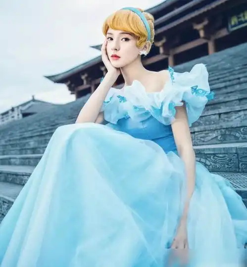  张予曦cos迪士尼在逃公主,可飒可甜,真是在逃公主本人