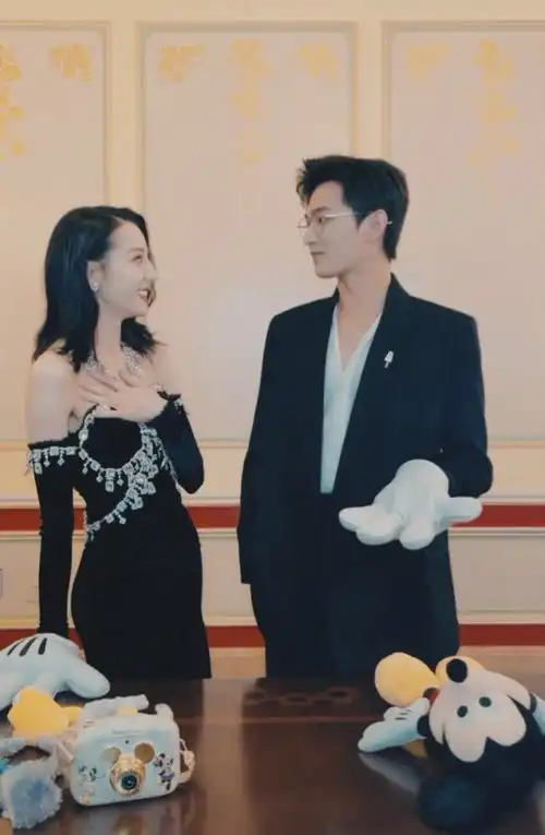  荣耀夫妇迪士尼照