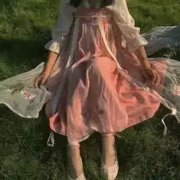 ins温馨闺蜜头像我们一个像夏天,一个像秋天