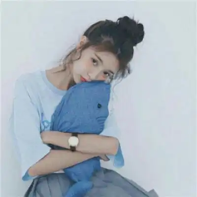  蓝色系头像女生图片2020好看可爱网图女生头像