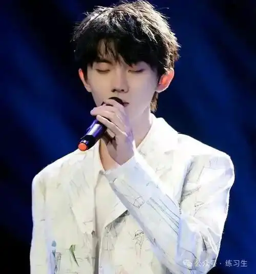  14岁成为练习生,最晚进时代峰峻,最短时间c位出道,马嘉祺从无人问津到第一名出道