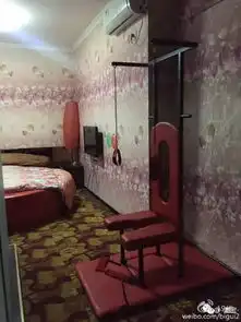  羞射飞杭州的航班取消后,航空公司让两个小姑娘住这样的情趣房网友好一个爱情满污