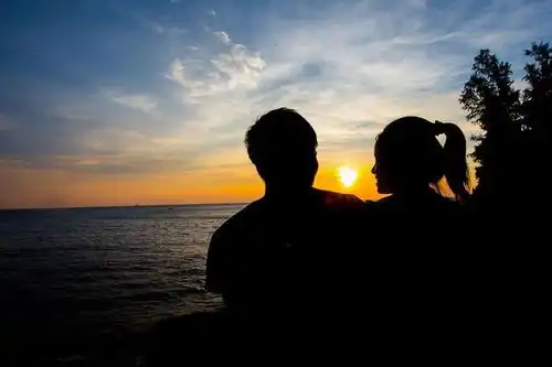  江西陈漫晒离婚晚餐走红,称最后一次给他做饭,从此各自安好