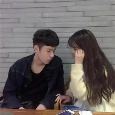  qq头像情侣一对一张,嘴上说着爱你但是心不在