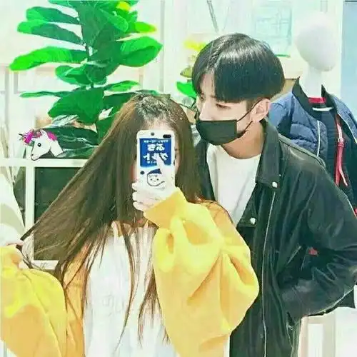  用这一张照片找另一张情侣头像