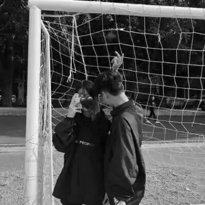  情侣黑白头像一对,情侣间没有什么单纯的友好