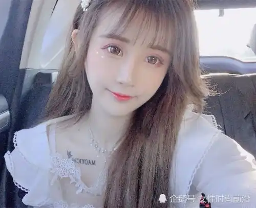  有一种可爱叫杨清柠穿上lo裙,秒变二次元萝莉,美到犯规