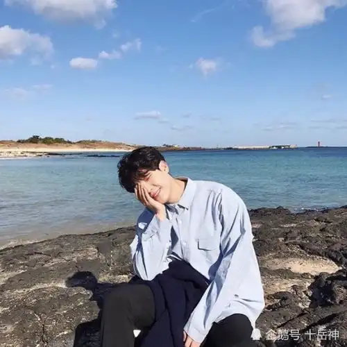  夜聊时,用这3句话代替晚安,保证让她想你一整晚