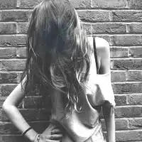  求个头像,要求特征低下头