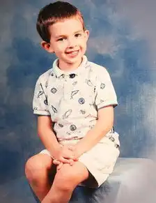  英国变性情侣互换性别秀恩爱