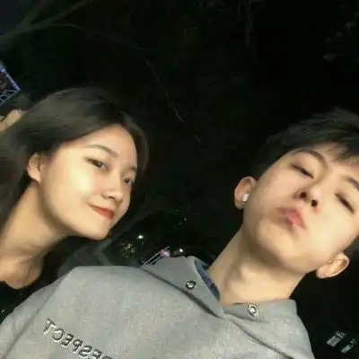  情头像情侣双人两张甜高清不用踮脚我会弯腰