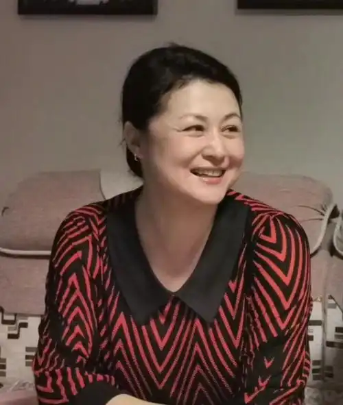  众星哀悼于月仙章子怡回顾过往,小沈阳不敢相信,王小利太悲痛