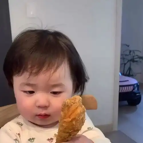  问下大家有没有黄夏温小朋友的情侣头像呀