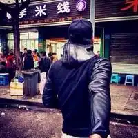  背影卡通花环微信头像图片大全