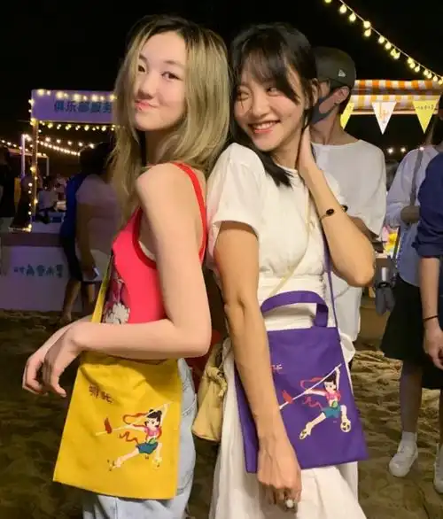 李嫣兔唇恢复衣品大提升高冷气质酷似王菲,又一宅男女神诞生