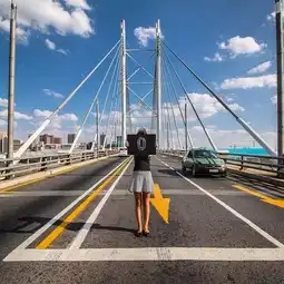  背包兔这对情侣辞了工作去环球旅行,用距离记录爱情