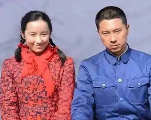 她跟唐嫣是好姐妹,还意外撞脸黄磊老婆,却沦为路人一直不温不火