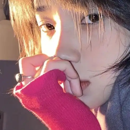  女头有心动和快乐