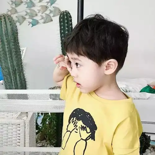  背景图现在啊,只想专注于三件事,自律克己和爱自己什么