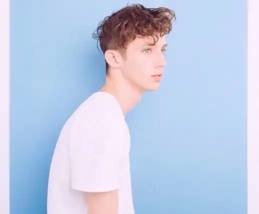  穿t恤都好看的男生,怎么会单身呢