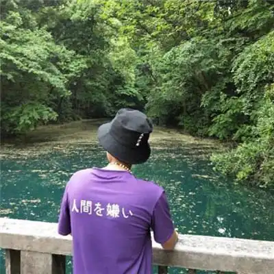  酷炫潮流情侣头像回忆只是过去现在才是真实