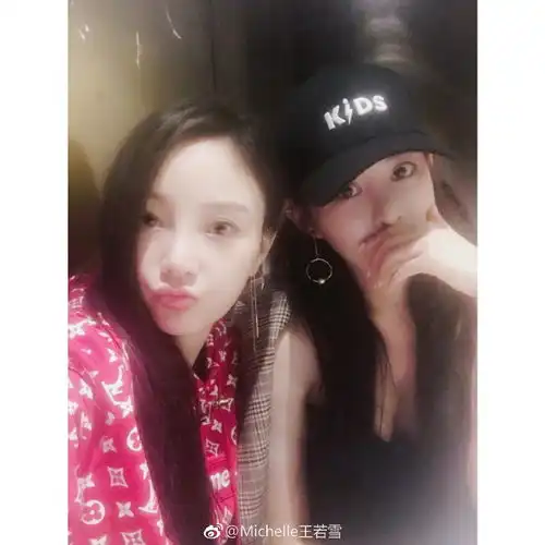 李小璐和闺蜜逛街,闺蜜这个心机小细节打败了她
