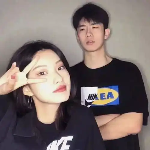  情侣头像遇到喜欢的人不会聊天是什么体验