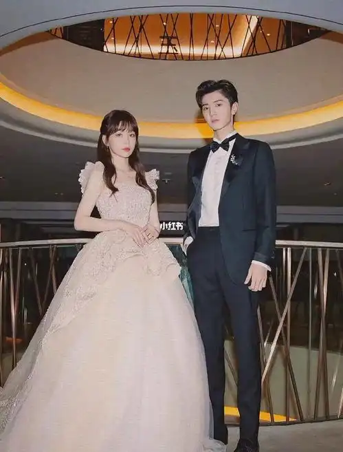  曾搭档杨超越出道,却因学历不明被嘲讽,后与陈哲远拍戏传恋情