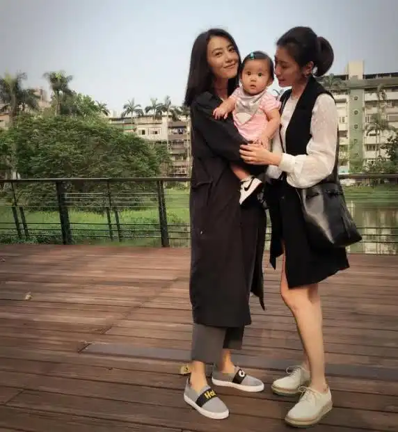 剧中是互撕的死对头,剧外是好闺蜜,她们演的戏都很精彩