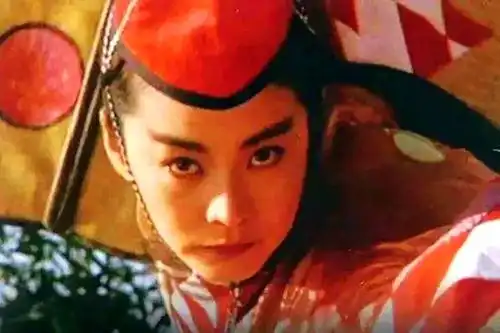  侠与英雄时代的阴影与歌声