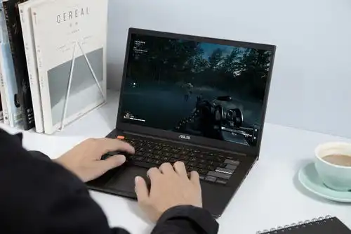  2022情人节最好的礼物灵耀pro游戏性能本黑白配色拉足高级感