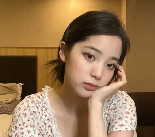  新美食节目来袭,网传戚薇娜比加盟,虞书欣和她舅舅再合体