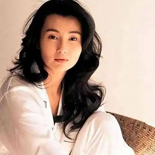  张曼玉仅凭眼神就迷倒万千男人,如今处境让人唏嘘,59岁仍单身